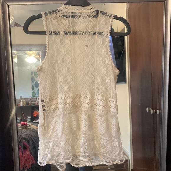 Maurices woman’s cream lace top. Size small. - Picture 7 of 7